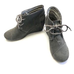 TOMS Womens Size 8.5 Gray Suede Ankle Boots Shoes Heels Wedge Grey Booties